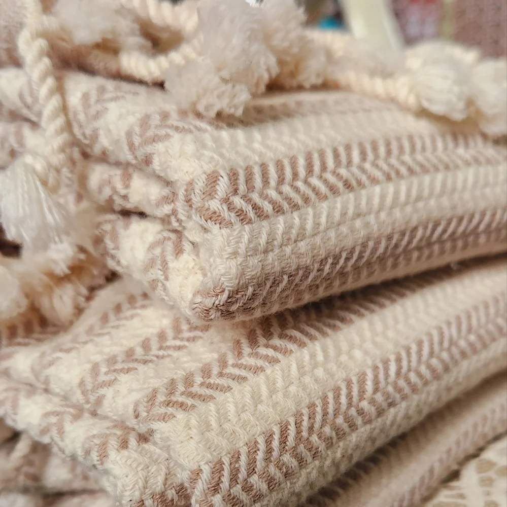 Pasha Turkish cotton towel CREAM stripe. NWT only 1 left